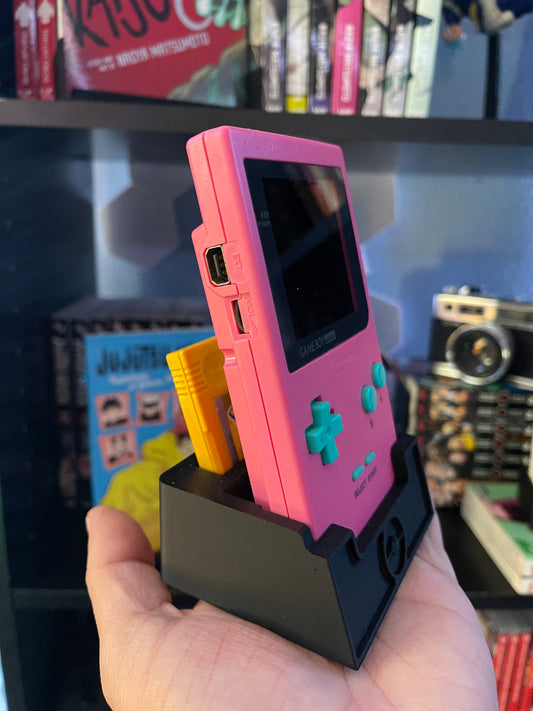 FREE! Gameboy color holder/stand - 3D Props Play